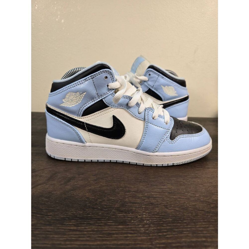 Nike Air Jordan 1 Mid Ice Blue Women’s Shoes Size 7 Youth Size 5.5Y